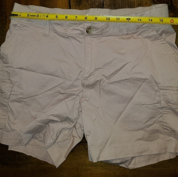 Lee Regular Fit Short Rise Creamy Pink Elastic Waist Shorts - Size 12 - Picture 6 of 9